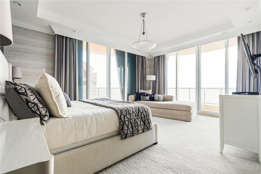 For Sale: $5,195,000 (3 beds, 3 baths, 4738 Square Feet)