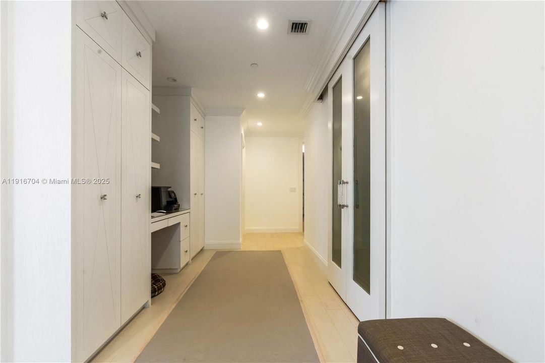 For Sale: $5,195,000 (3 beds, 3 baths, 4738 Square Feet)