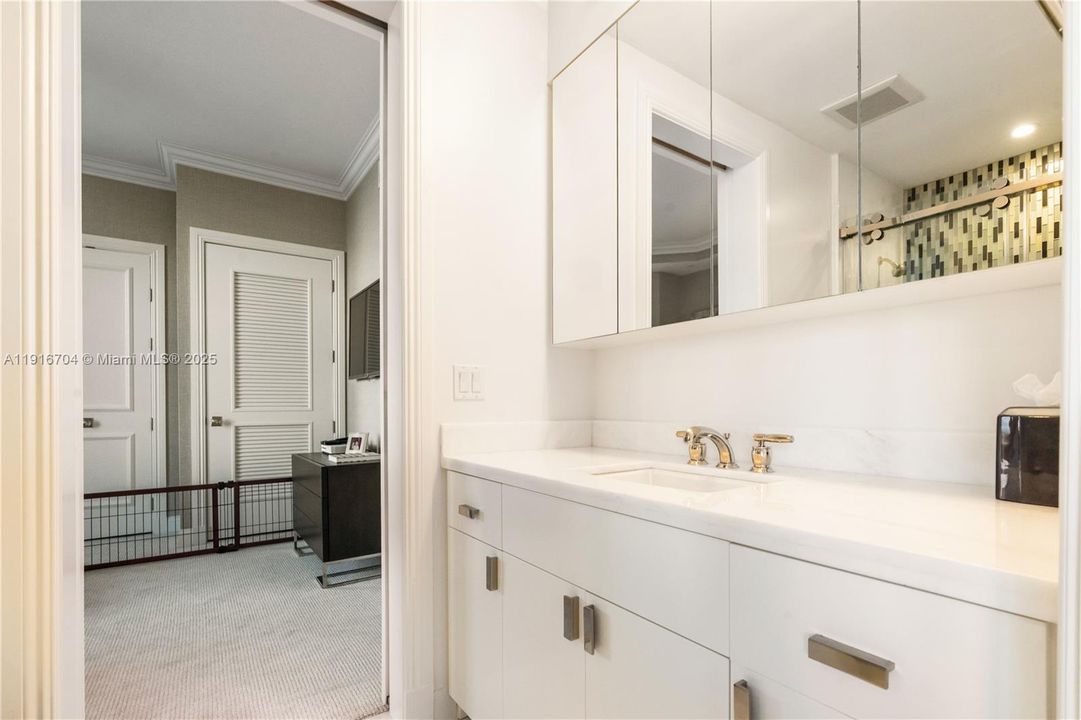 For Sale: $5,195,000 (3 beds, 3 baths, 4738 Square Feet)