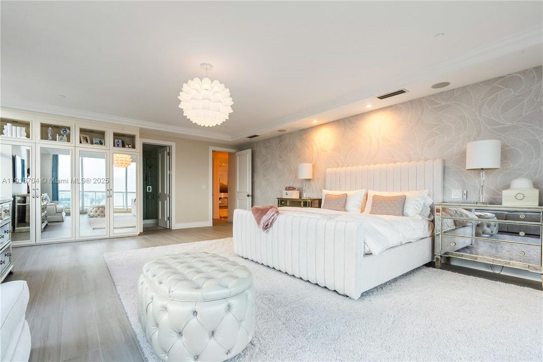 For Sale: $5,195,000 (3 beds, 3 baths, 4738 Square Feet)