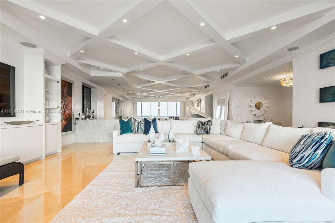 For Sale: $5,195,000 (3 beds, 3 baths, 4738 Square Feet)