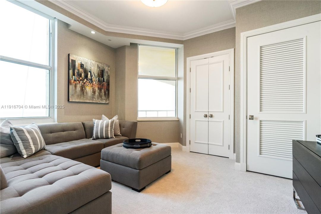 For Sale: $5,195,000 (3 beds, 3 baths, 4738 Square Feet)