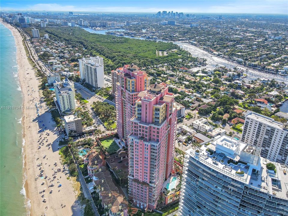 For Sale: $5,195,000 (3 beds, 3 baths, 4738 Square Feet)