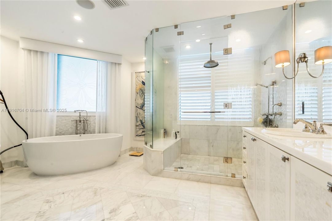 For Sale: $5,195,000 (3 beds, 3 baths, 4738 Square Feet)