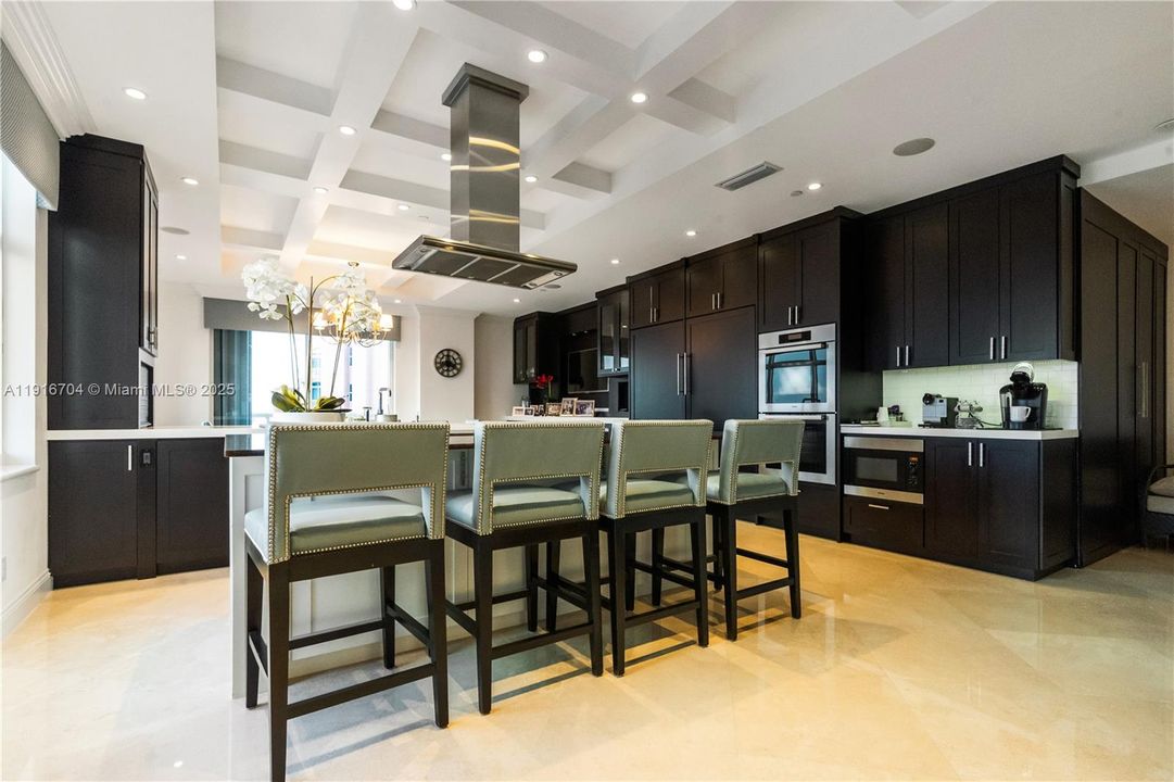 For Sale: $5,195,000 (3 beds, 3 baths, 4738 Square Feet)