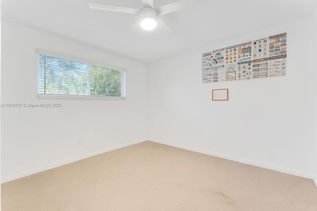 待售: $565,000 (3 贝兹, 2 浴室, 1294 平方英尺)