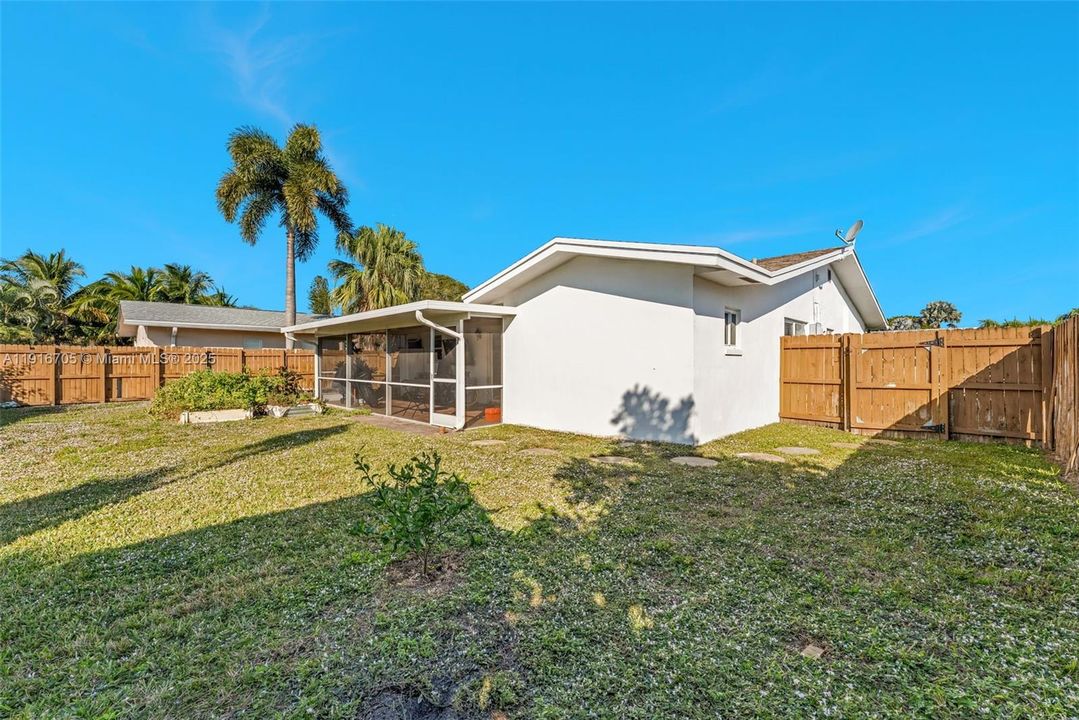 待售: $565,000 (3 贝兹, 2 浴室, 1294 平方英尺)