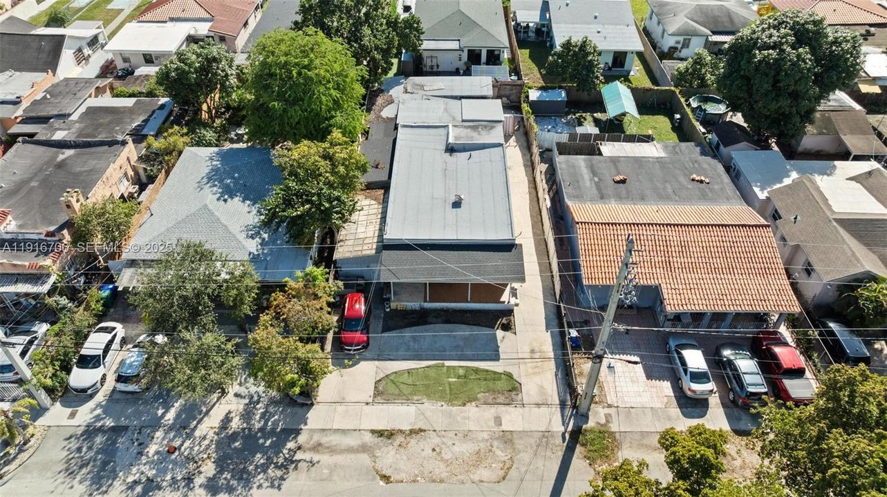 待售: $700,000 (6 贝兹, 3 浴室, 2802 平方英尺)