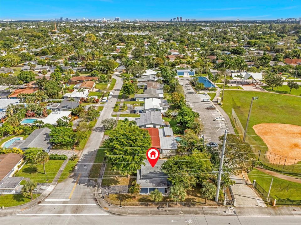 For Rent: $3,500 (3 beds, 2 baths, 1283 Square Feet)