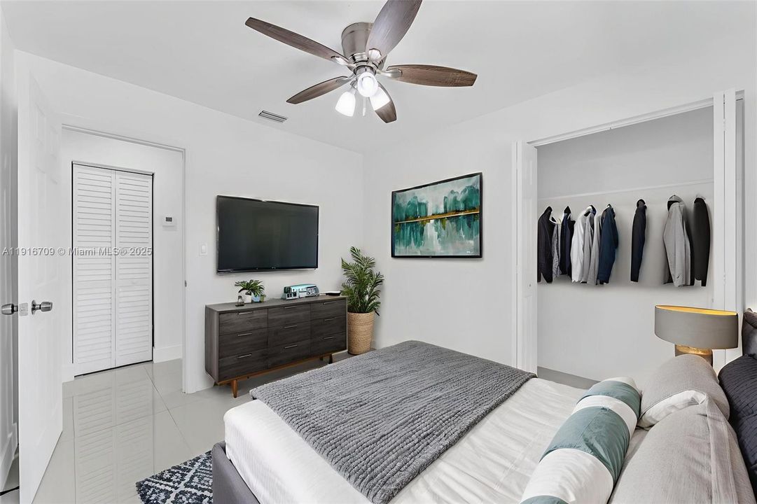 For Rent: $3,500 (3 beds, 2 baths, 1283 Square Feet)