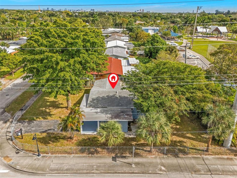 For Rent: $3,500 (3 beds, 2 baths, 1283 Square Feet)