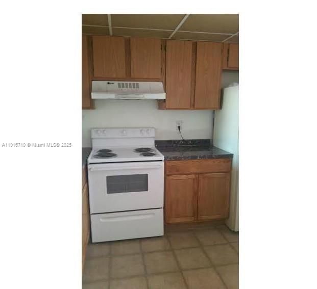 For Sale: $165,000 (2 beds, 2 baths, 800 Square Feet)