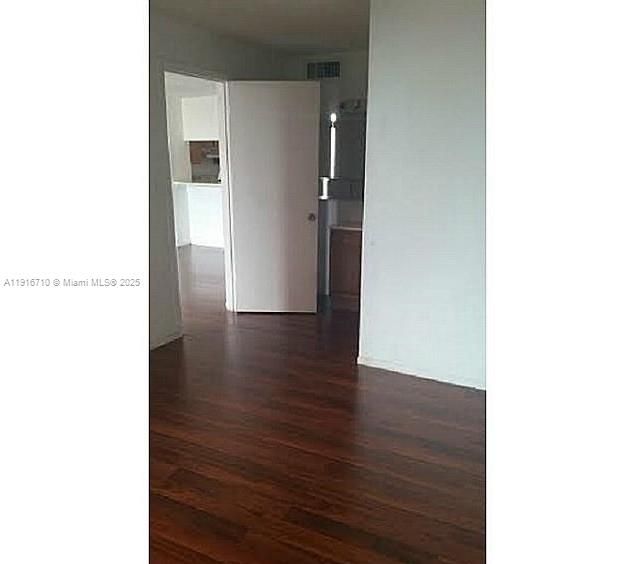For Sale: $165,000 (2 beds, 2 baths, 800 Square Feet)