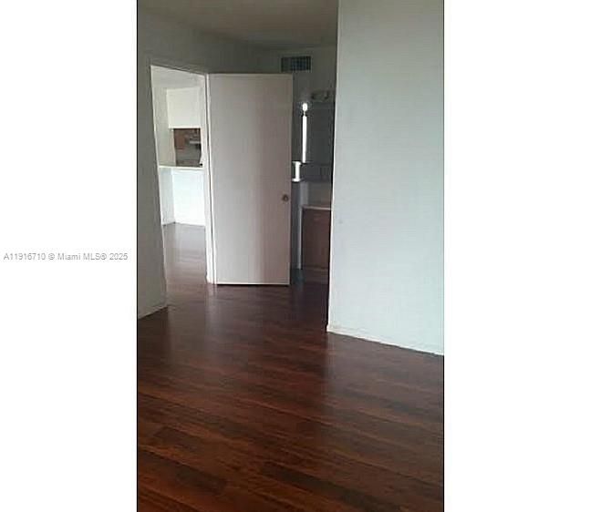 For Sale: $165,000 (2 beds, 2 baths, 800 Square Feet)