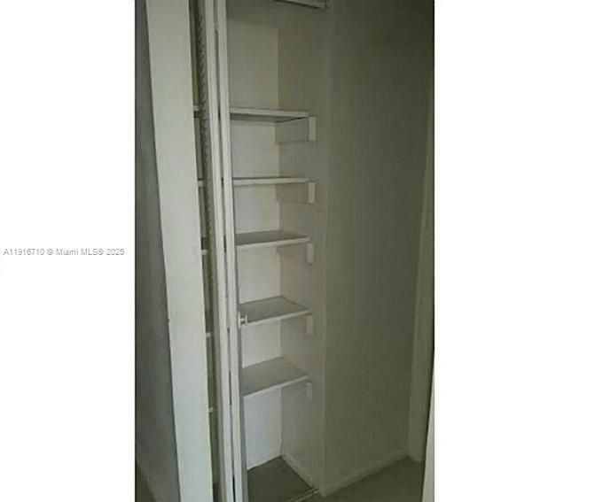 For Sale: $165,000 (2 beds, 2 baths, 800 Square Feet)