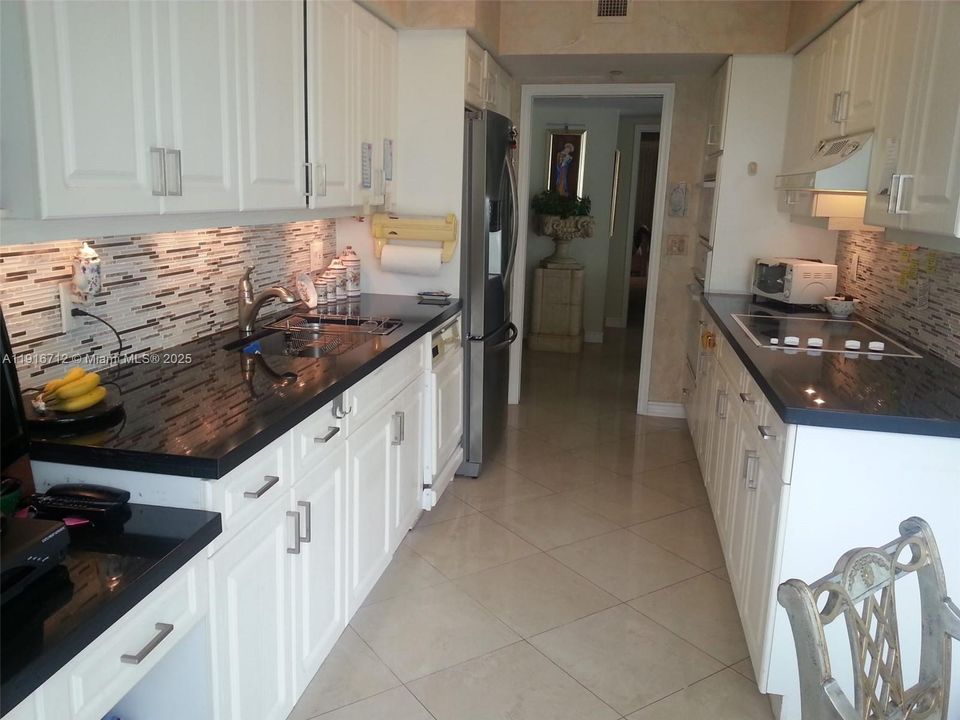 待售: $1,350,000 (3 贝兹, 3 浴室, 2340 平方英尺)