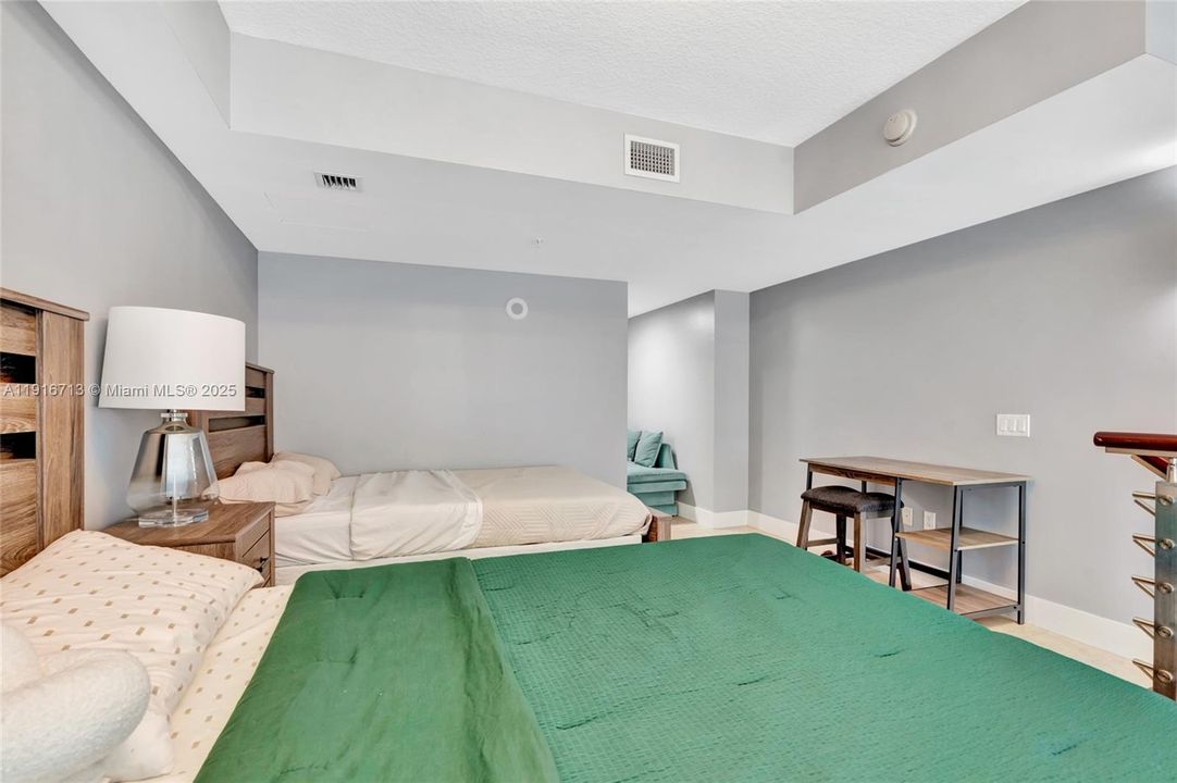 En Venta: $475,000 (1 camas, 1 baños, 1058 Pies cuadrados)