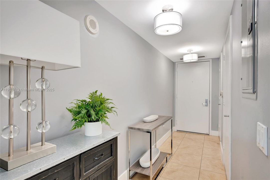 En Venta: $475,000 (1 camas, 1 baños, 1058 Pies cuadrados)