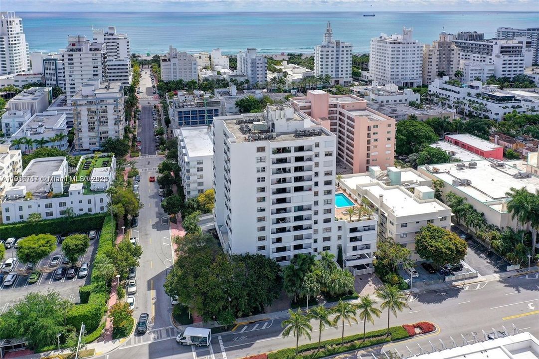 На продажу: $395,000 (2 спален, 2 ванн, 890 Квадратных фут)