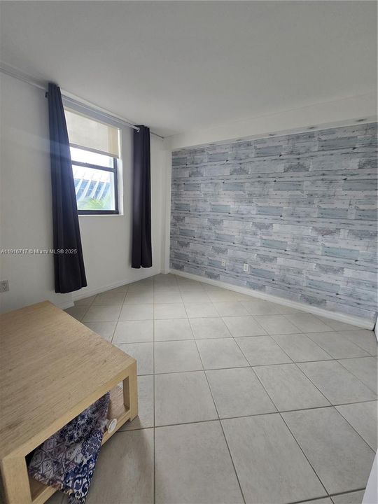 На продажу: $395,000 (2 спален, 2 ванн, 890 Квадратных фут)