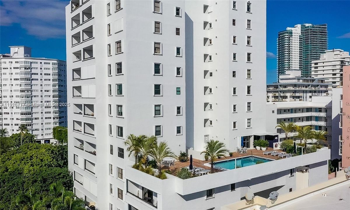 На продажу: $395,000 (2 спален, 2 ванн, 890 Квадратных фут)