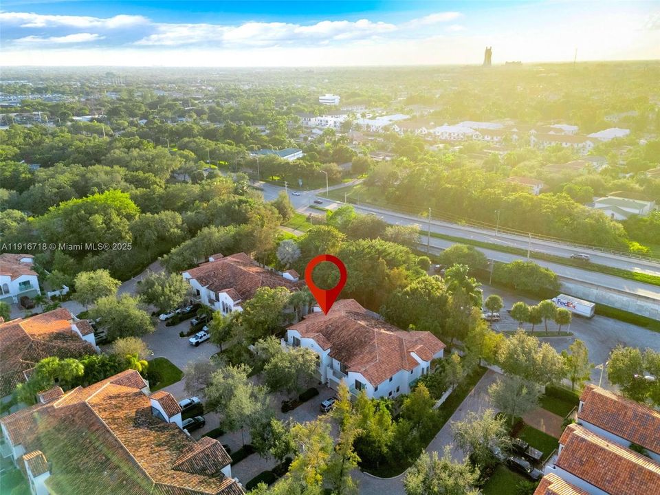 Activo con contrato: $3,950 (3 camas, 2 baños, 2658 Pies cuadrados)