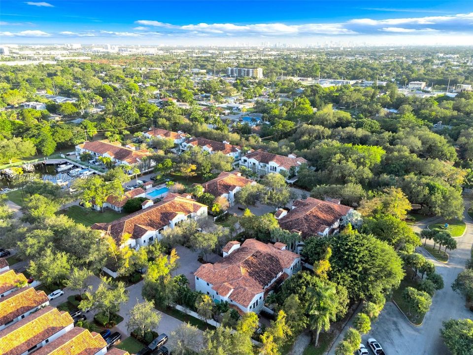 Activo con contrato: $3,950 (3 camas, 2 baños, 2658 Pies cuadrados)