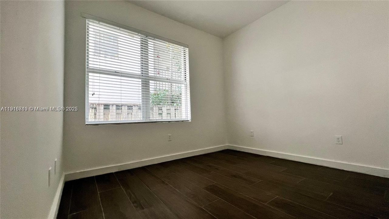 For Rent: $3,200 (2 beds, 2 baths, 667 Square Feet)