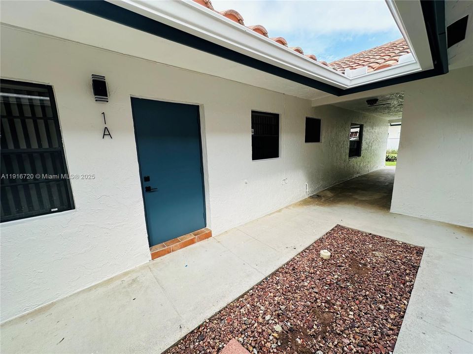 For Rent: $2,195 (2 beds, 1 baths, 11536 Square Feet)