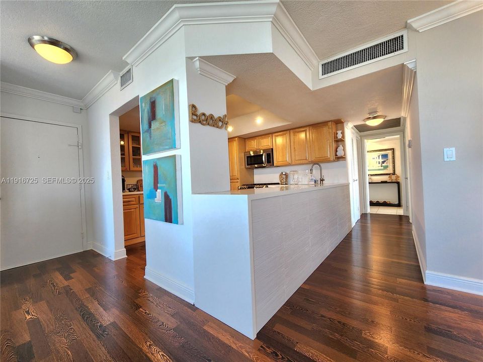 Recently Rented: $4,800 (2 beds, 2 baths, 1312 Square Feet)