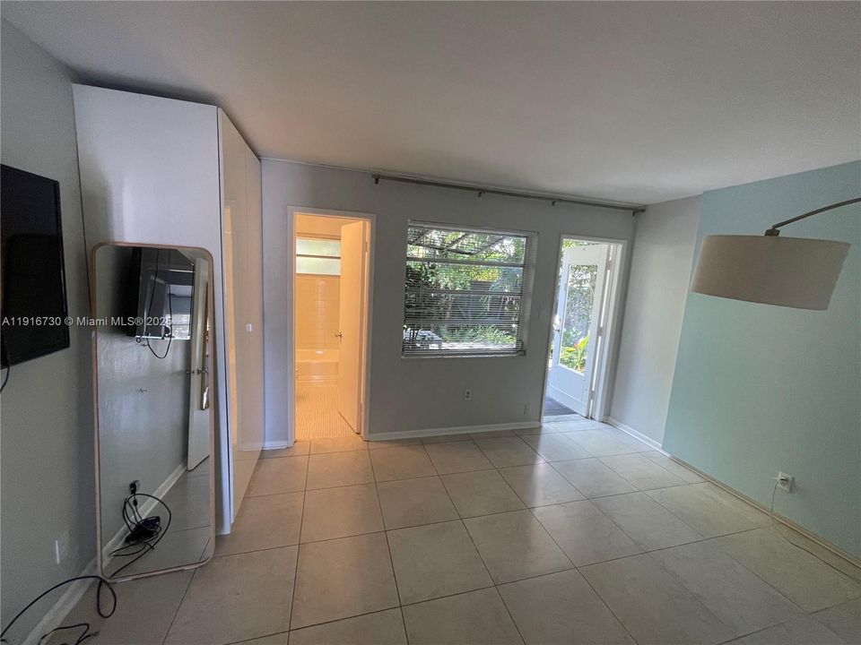 For Rent: $1,600 (1 beds, 1 baths, 575 Square Feet)