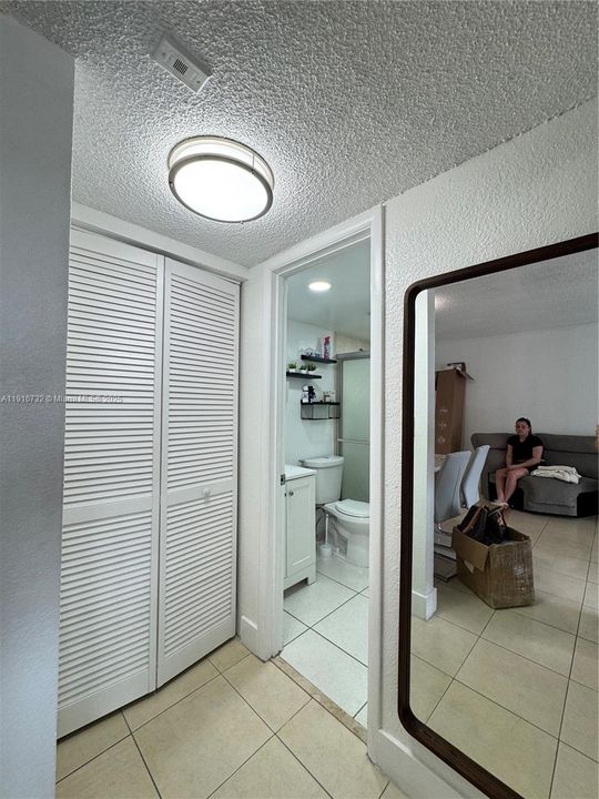 For Rent: $1,800 (1 beds, 1 baths, 660 Square Feet)