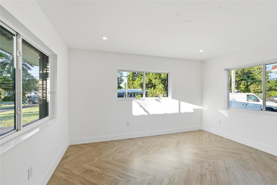 En Venta: $2,490,000 (4 camas, 3 baños, 2149 Pies cuadrados)