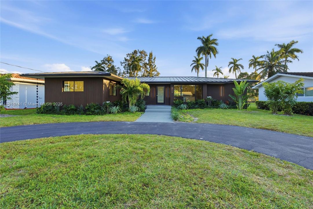 En Venta: $2,490,000 (4 camas, 3 baños, 2149 Pies cuadrados)