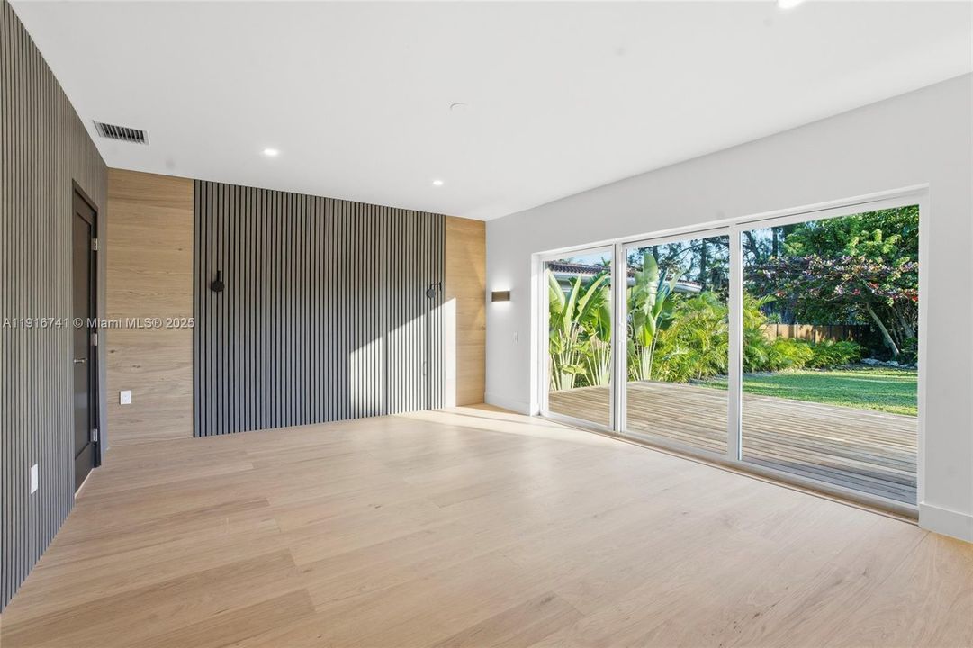 En Venta: $2,490,000 (4 camas, 3 baños, 2149 Pies cuadrados)