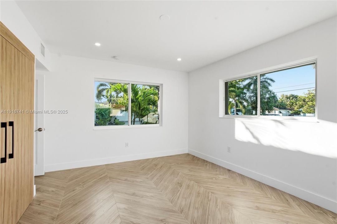 En Venta: $2,490,000 (4 camas, 3 baños, 2149 Pies cuadrados)