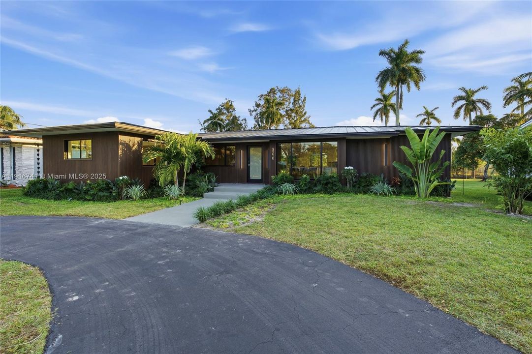 En Venta: $2,490,000 (4 camas, 3 baños, 2149 Pies cuadrados)