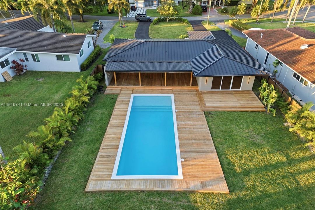 En Venta: $2,490,000 (4 camas, 3 baños, 2149 Pies cuadrados)