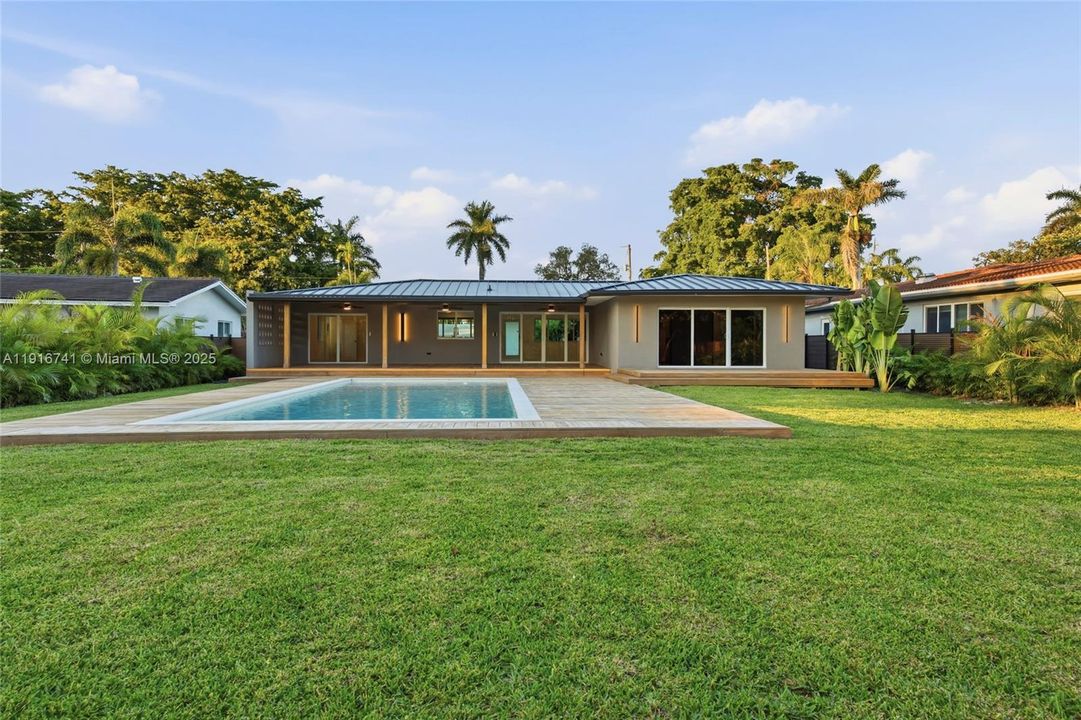 En Venta: $2,490,000 (4 camas, 3 baños, 2149 Pies cuadrados)