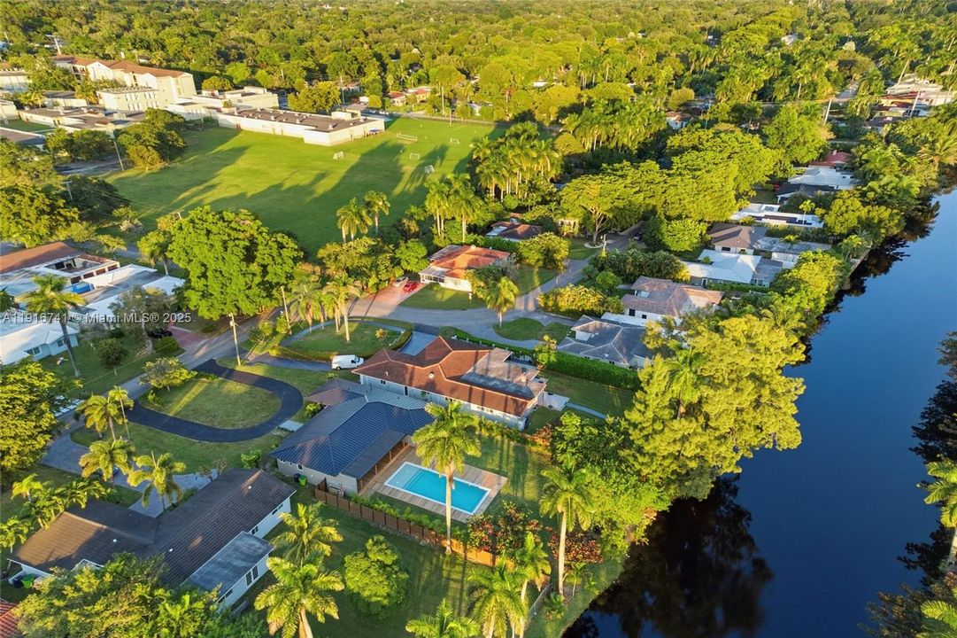 En Venta: $2,490,000 (4 camas, 3 baños, 2149 Pies cuadrados)