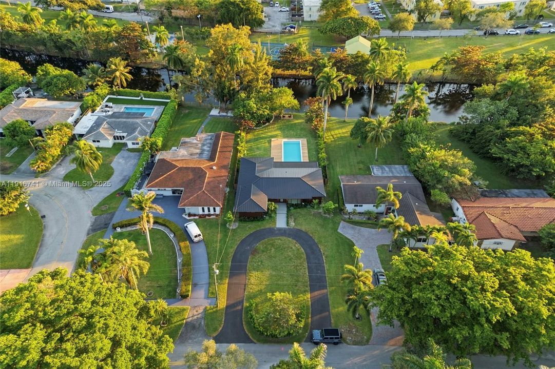 En Venta: $2,490,000 (4 camas, 3 baños, 2149 Pies cuadrados)