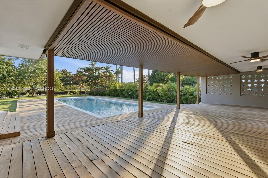 En Venta: $2,490,000 (4 camas, 3 baños, 2149 Pies cuadrados)