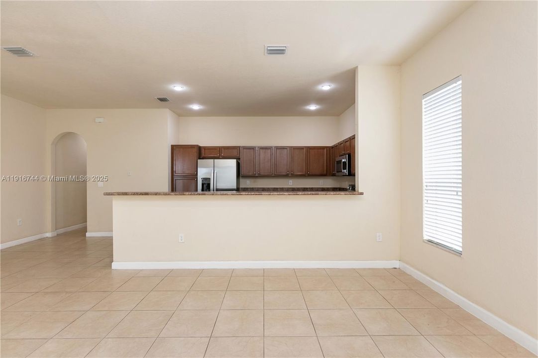 Activo con contrato: $3,500 (3 camas, 2 baños, 2120 Pies cuadrados)