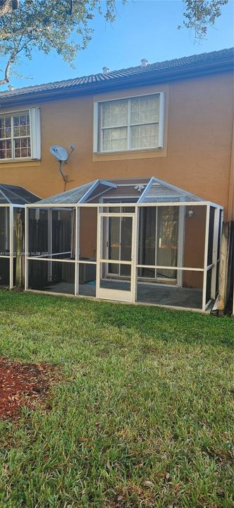 待售: $450,000 (2 贝兹, 2 浴室, 1131 平方英尺)