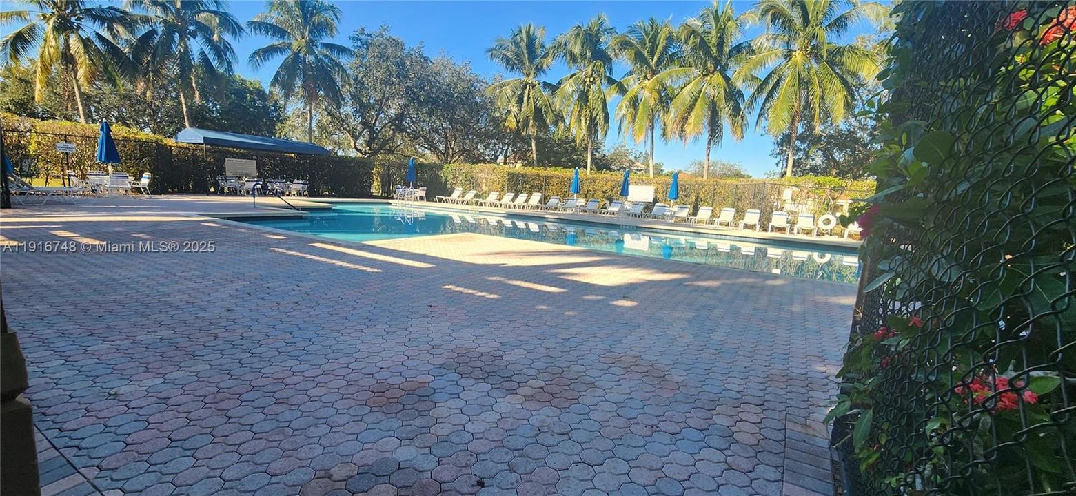 待售: $450,000 (2 贝兹, 2 浴室, 1131 平方英尺)