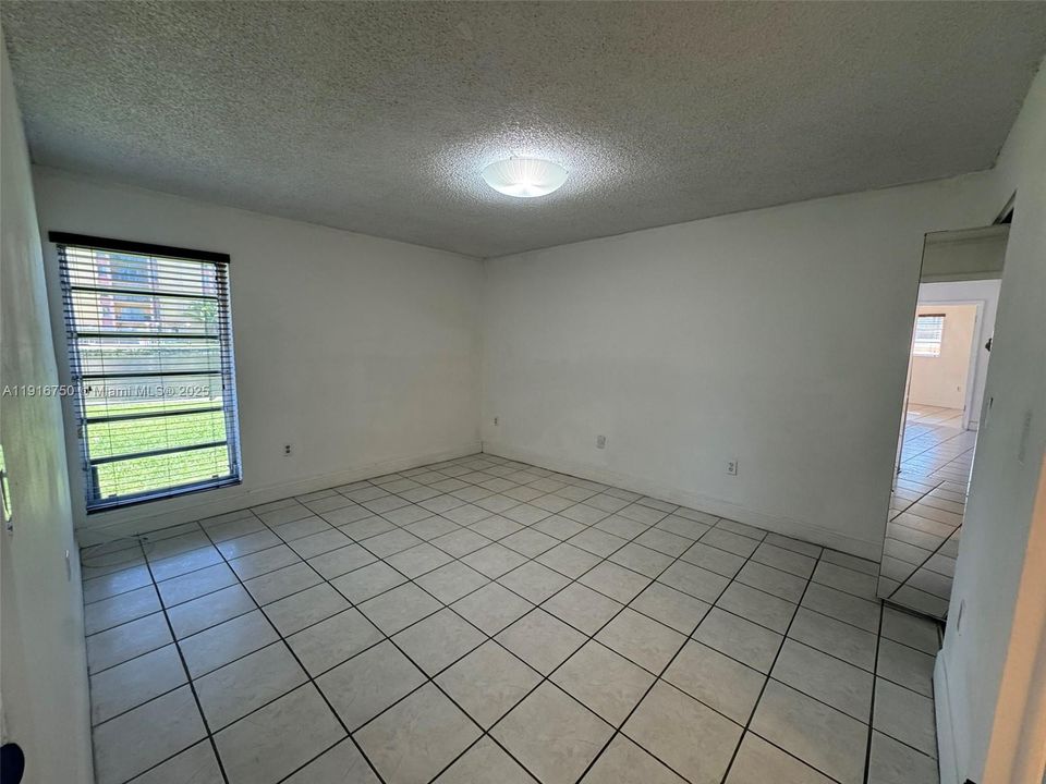 Active With Contract: $1,900 (2 beds, 2 baths, 793 Square Feet)
