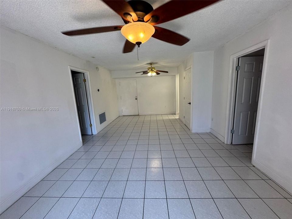 Active With Contract: $1,900 (2 beds, 2 baths, 793 Square Feet)