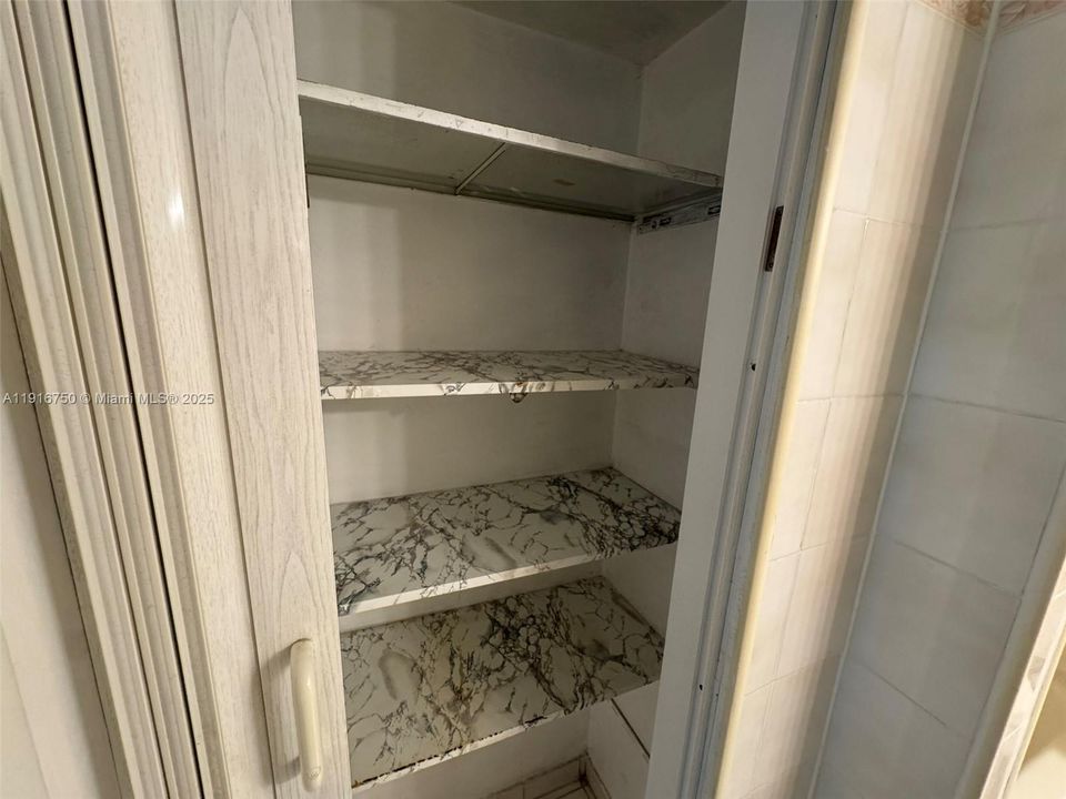 Active With Contract: $1,900 (2 beds, 2 baths, 793 Square Feet)