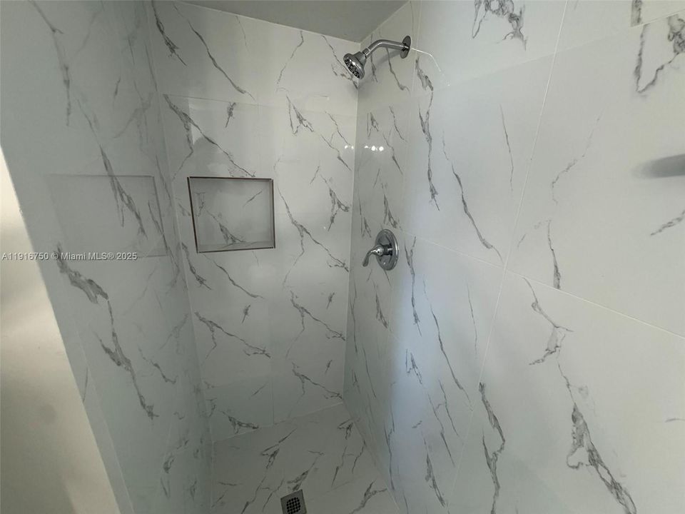 Active With Contract: $1,900 (2 beds, 2 baths, 793 Square Feet)