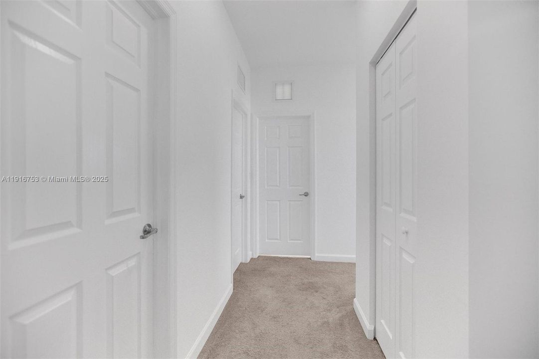 В аренду: $5,000 (5 спален, 3 ванн, 3316 Квадратных фут)